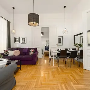 Apartament Black & White At Nyugati Station - 3 Separate Br, Budapesta