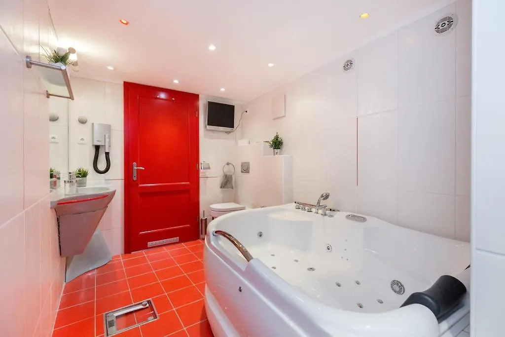Space In Gozsdu Apartamento Budapeste Hungria